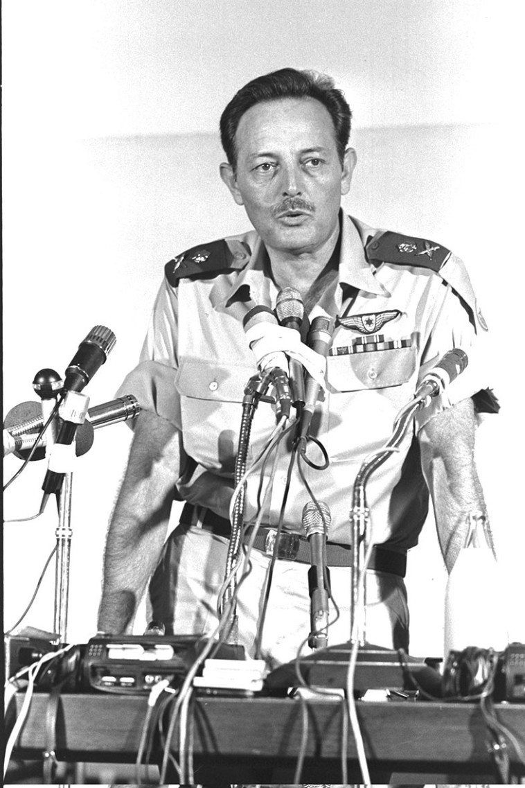 מפקד חיל האוויר לשעבר, בני פלד (צילום: יעקב סער, לע''מ)