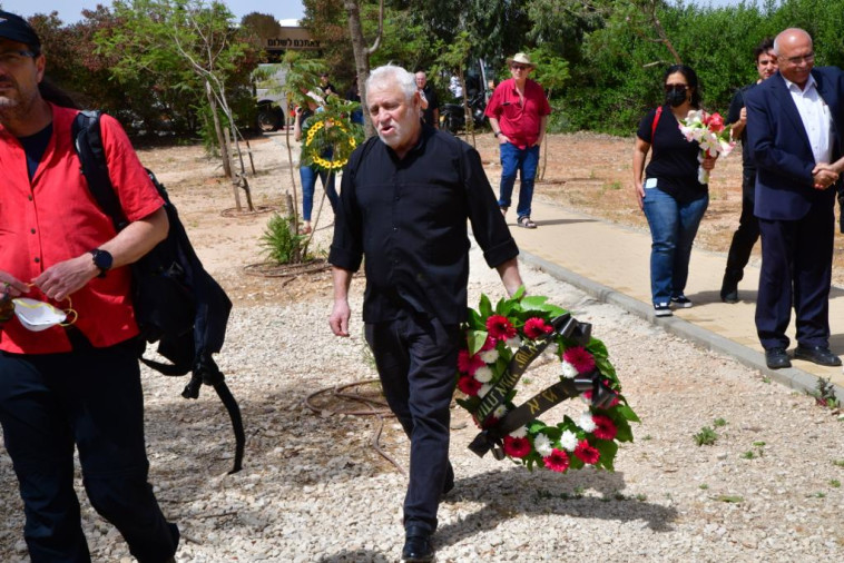 הלוויתו של אילן גילאון ז''ל (צילום: אבשלום ששוני)