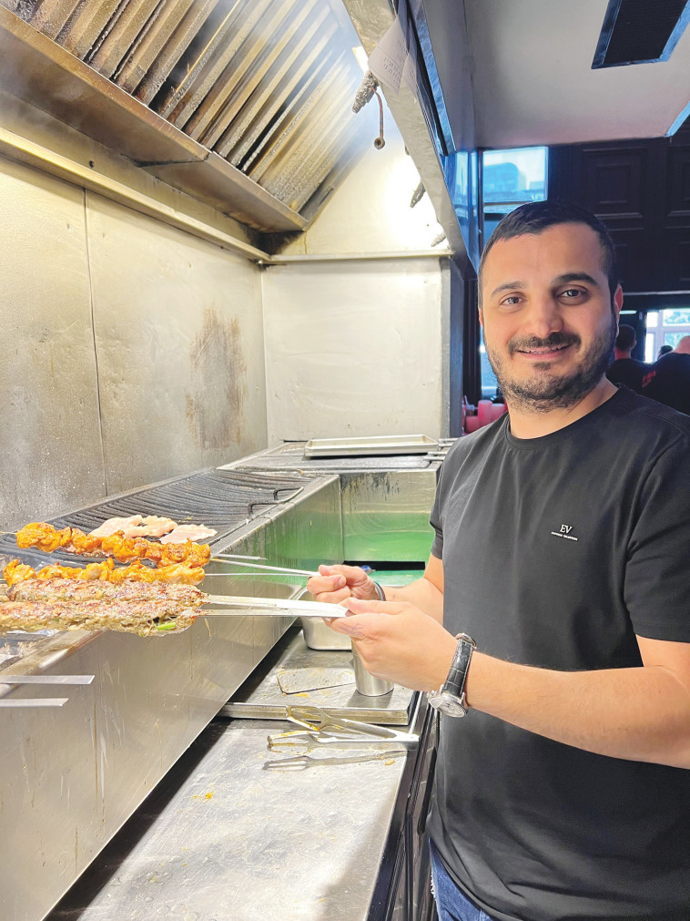 אייל דנילוב - מסעדת גחלים