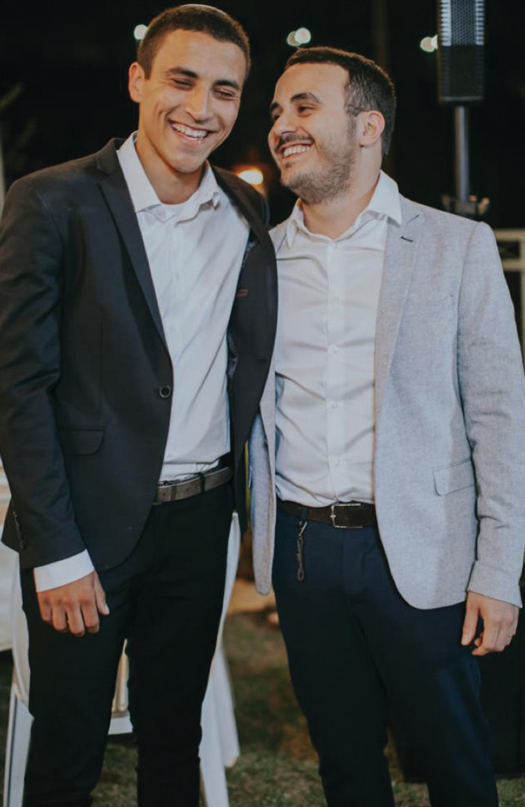 רס''ן איתמר אלחרר ז''ל (משמאל)