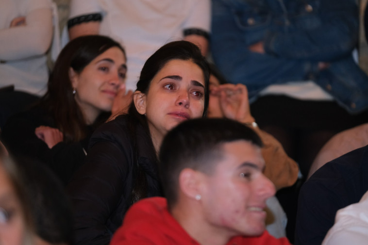 טקס יום הזיכרון בבית משפחה אחת