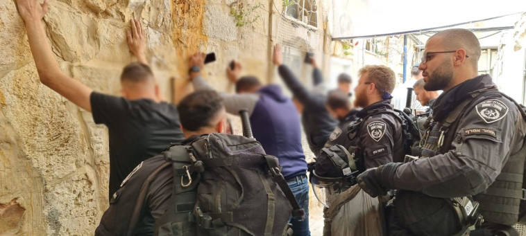 מעצר חשודים בהפרות סדר בהר הבית