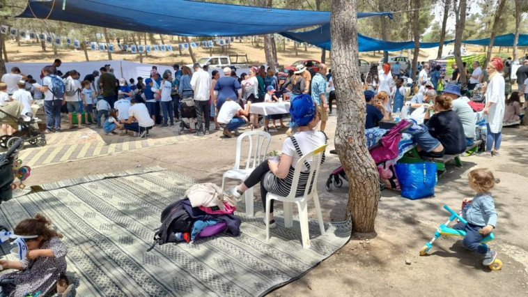 מטיילים במצפה רמון