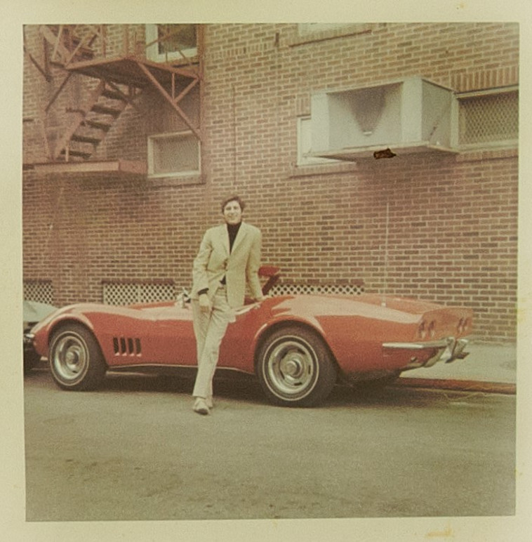 מייק ברנט תחת שם הבמה מיכאל סלע בסיבובת הופעות של להקת כרמון ,ארה''ב