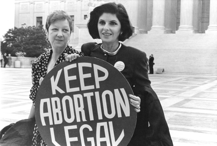 נורמה מקורווי עם עורכת דינה