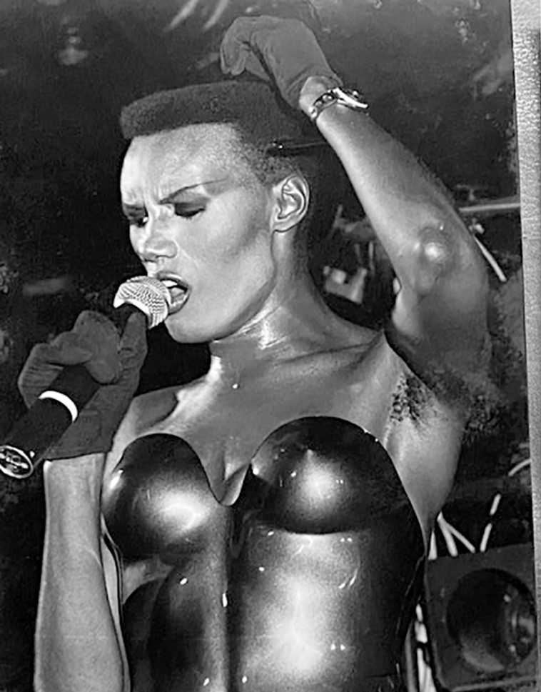 גרייס ג'ונס בקוליסאום