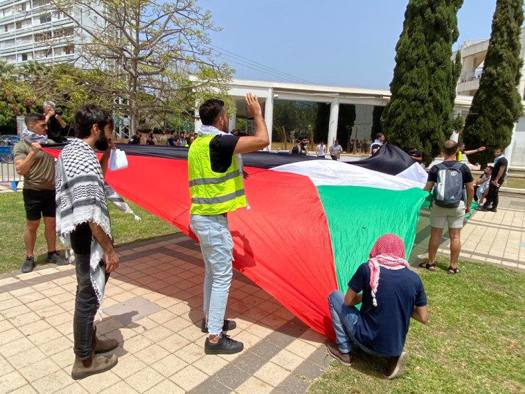 הפגנה ביום הנכבה, סמוך לאוניברסיטת תל אביב (צילום: אבשלום ששוני)