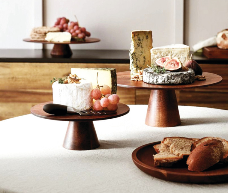 מעמד עץ עגול על רגל להגשת גבינות, להשיג ברשת הביטאט