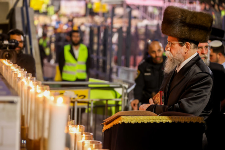 הדלקת נרות לזכר 45 המתים בהילולת הר מירון