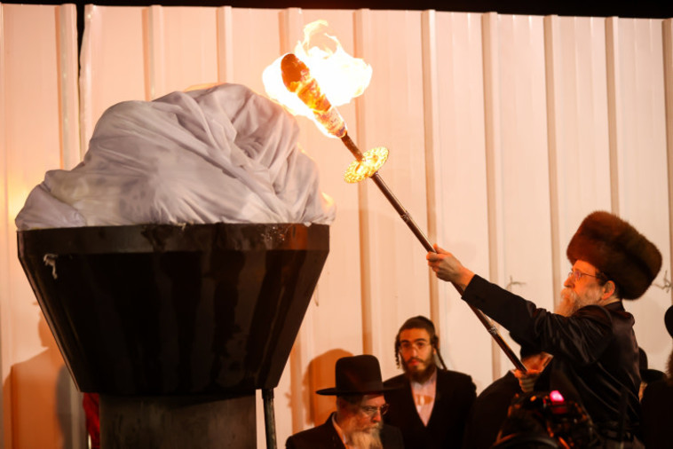 ההדלקה המרכזית של חסידות בויאן במירון