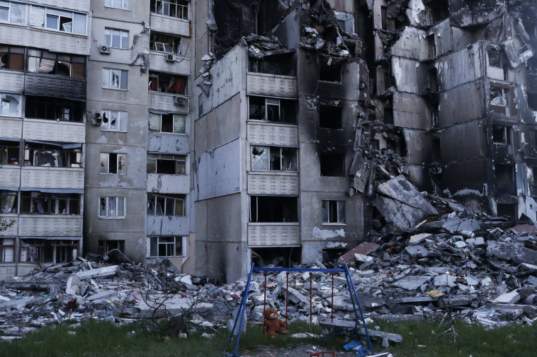 נזקי התקיפה הרוסית בחרקוב, אוקראינה (צילום: REUTERS/Ricardo Moraes)