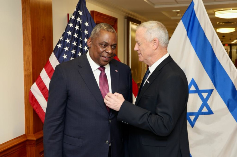 בני גנץ, לויד אוסטין