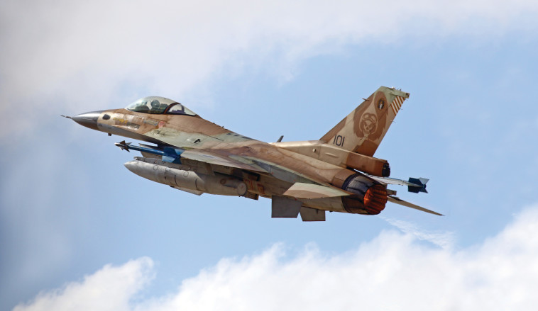 מטוס F-16 של חיל האוויר (צילום: עופר צידון, פלאש 90)