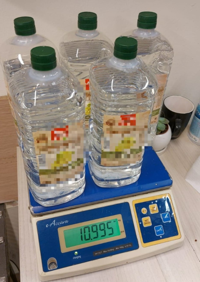 הבקבוקים שנתפסו וחשודים כסם אונס