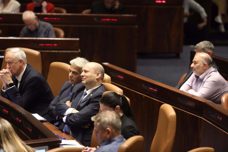 ראש הממשלה בנט ושרי הממשלה במליאת הכנסת