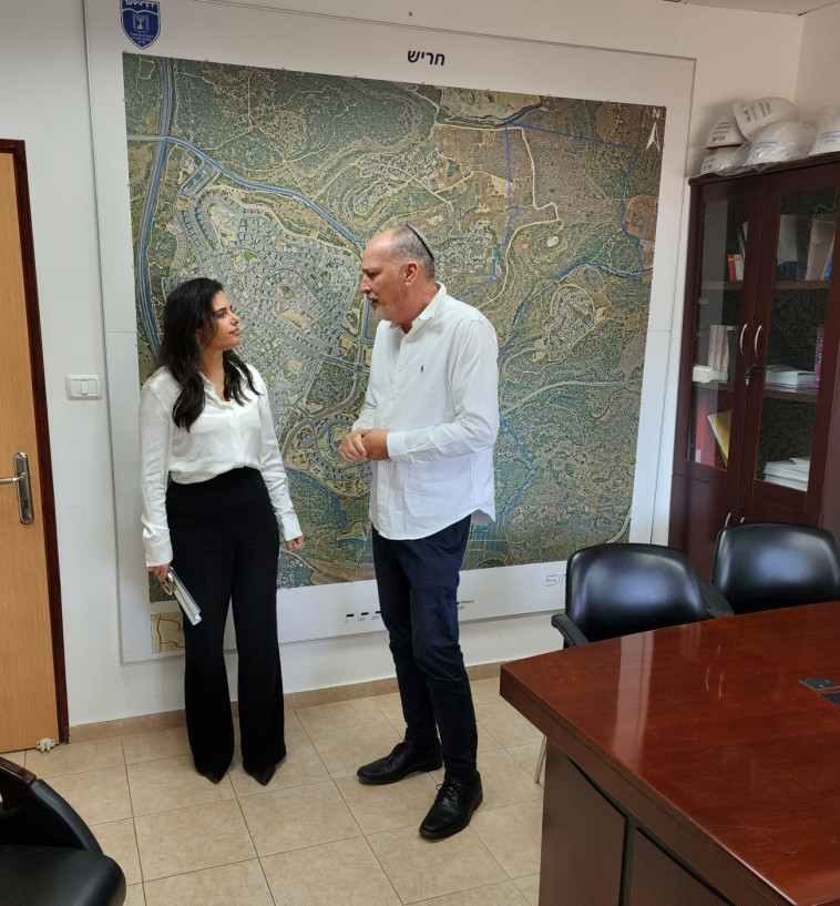 שקד ויו''ר הוועדה המיוחדת  לתכנון ובנייה מושיק גולדשטיין