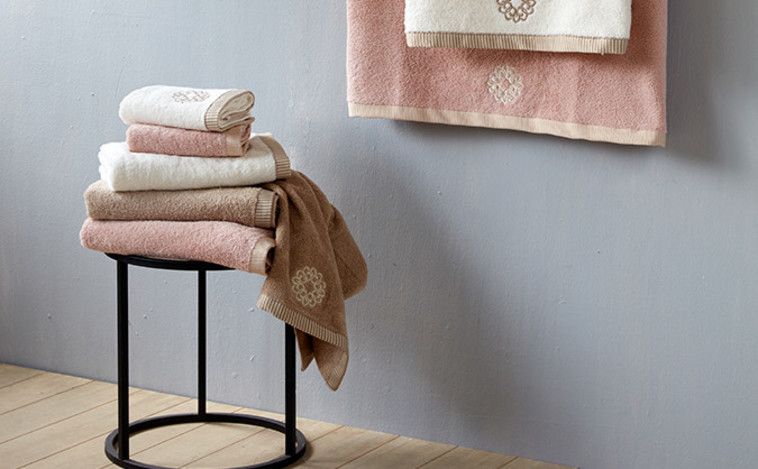 מייבש כביסה עדיף על חבל. מגבת ליידי. ערד טקסטיל