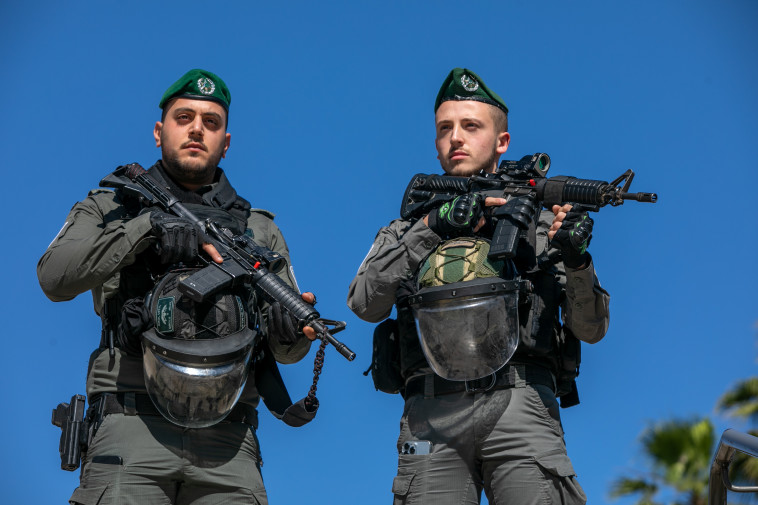 ''כל אזרח שנמצא פה ולא מפר את הסדר, אני מקיים איתו יחסים טובים ושומר עליו''. סימן טוב ומיארה