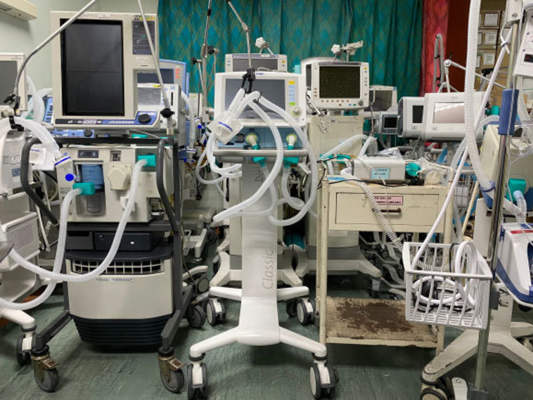 בתקופת הסגרים, באין טכנאים מורשים זמינים של מדטרוניק, נעילת VIN של החלפים העמידה חיי אדם בסכנה