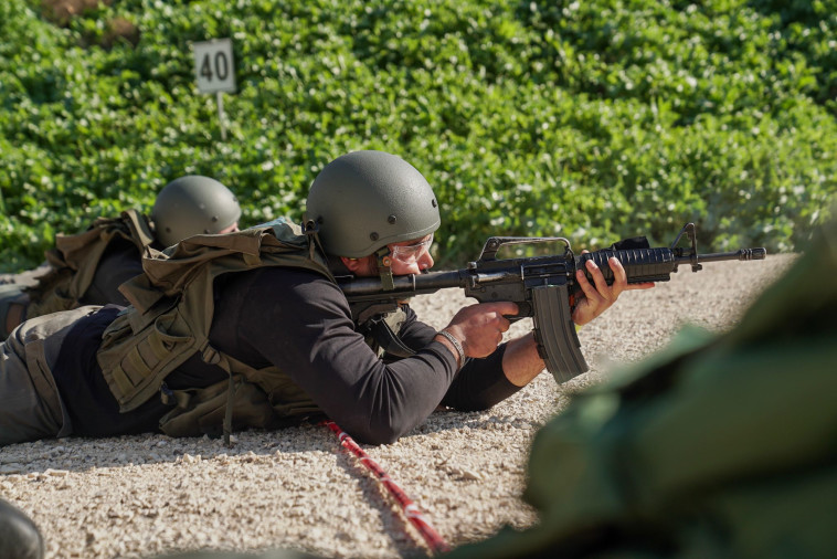 לוחמי מג''ב במילואים מתאמנים לקראת מצעד הדגלים