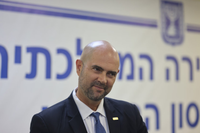 אמיר אוחנה מעיד בוועדת החקירה לאסון מירון