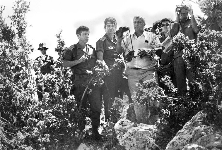 מלחמת לבנון הראשונה: אריאל שרון, יאנוש בן גל ואהוד ברק 