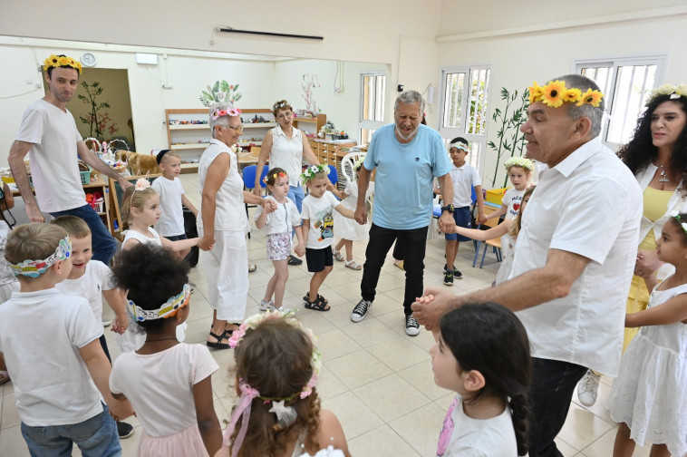 ילדי הגן ולקוחות המרש''ל