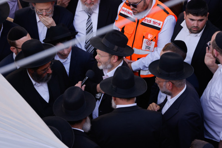 הלווית אורי זוהר