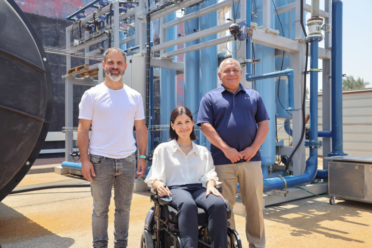 יו''ר סטורג' דרופ גדי איזנקוט, שרת האנרגיה קארין אלהרר, שי כהן מנכל סטורג' דרופ