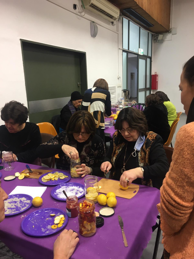 סדנאות לשימור מזון עם נשים חרדיות