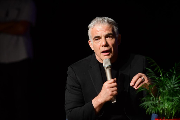 יאיר לפיד בוועידת התקשורת