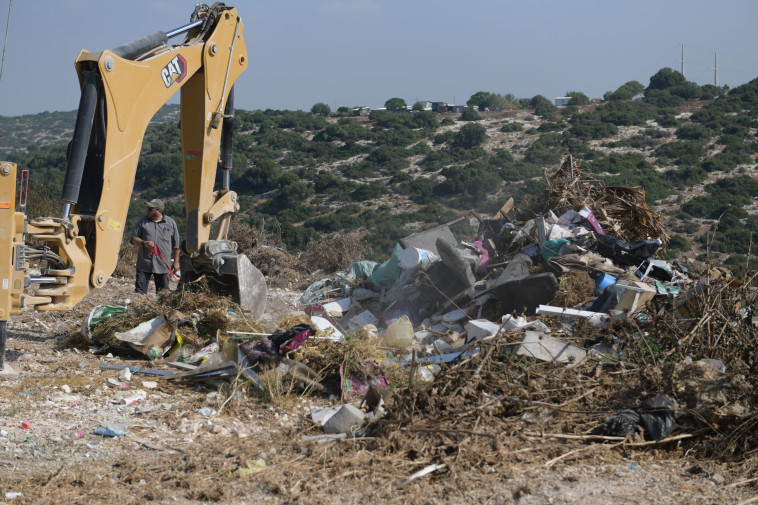 החיפושים אחר ספיר נחום