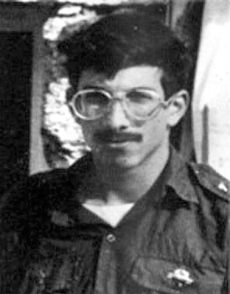 זכריה באומל 