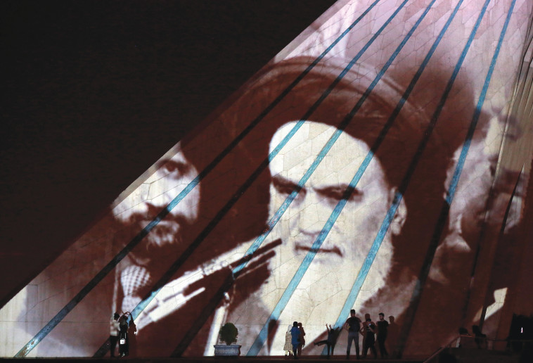 חומייני, מנהיגה הפוליטי של המהפכה האסלאמית באיראן (צילום: gettyimages)