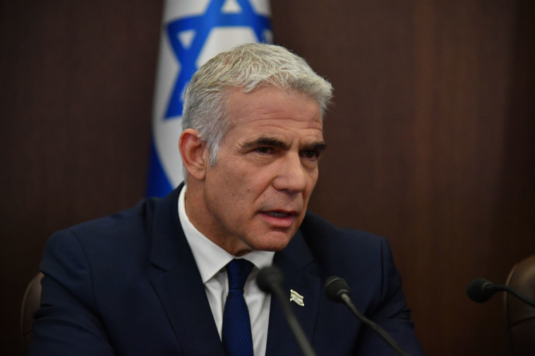 שר החוץ יאיר לפיד בישיבת הממשלה