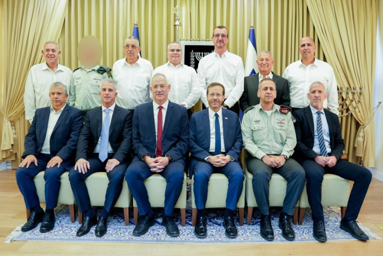 מקבלי פרס ביטחון ישראל על פרויקט לווייני התצפית 'אופק'