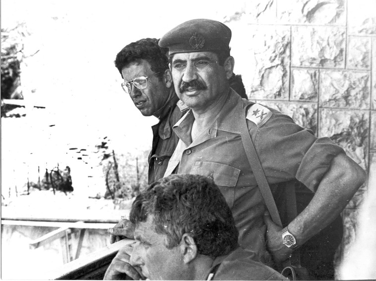 יקותיאל אדם לצד תא''ל יוסי בן-חנן