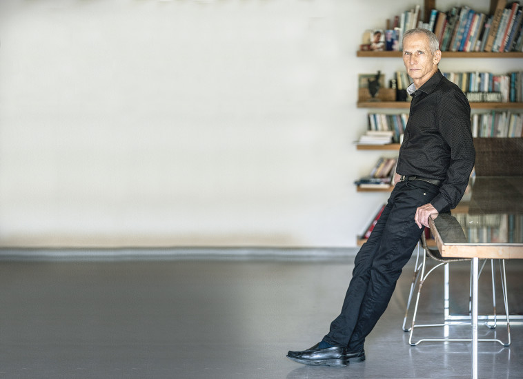 השר לביטחון פנים עמר בר לב