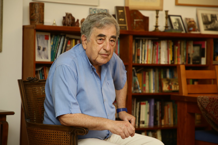 הסופר והמשורר חיים באר