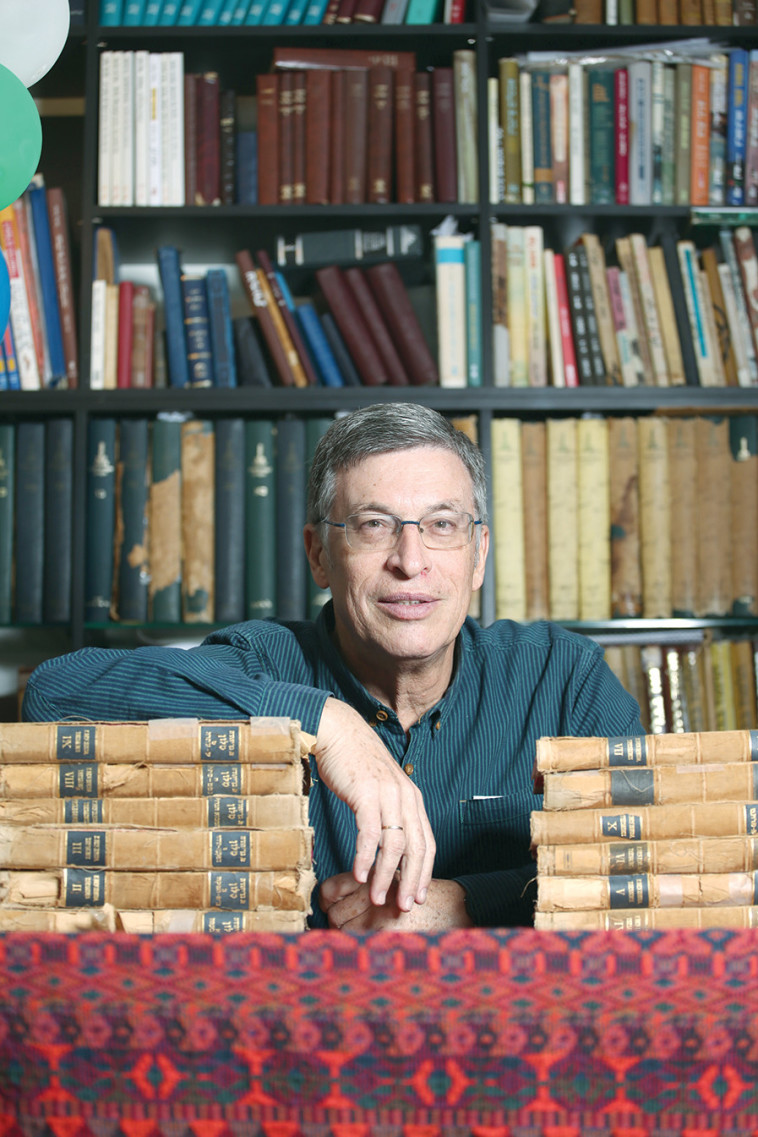 ד&rdquo;ר ללשון עברית ואיש התקשורת  אבשלום קור