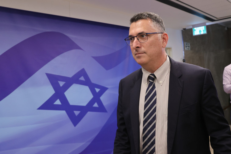 שר המשפטים גדעון סער