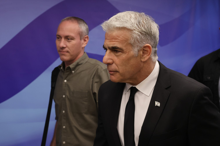 שר החוץ יאיר לפיד