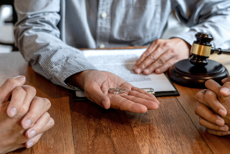רק התחתנו וכבר התגרשו