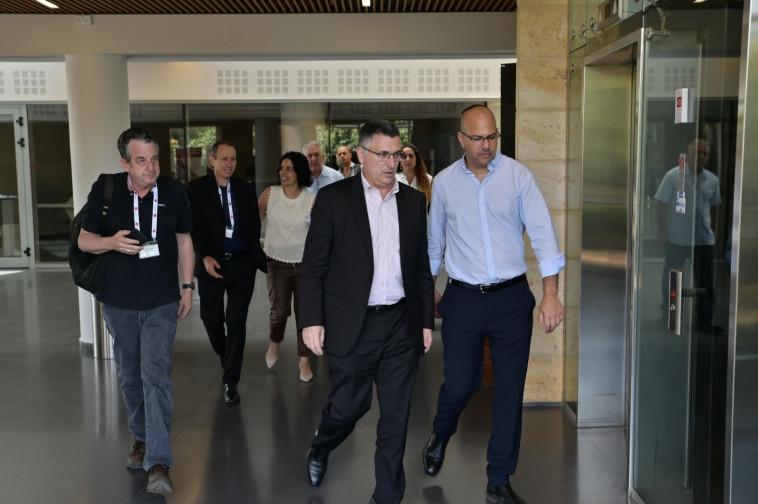 שר המשפטים גדעון סער