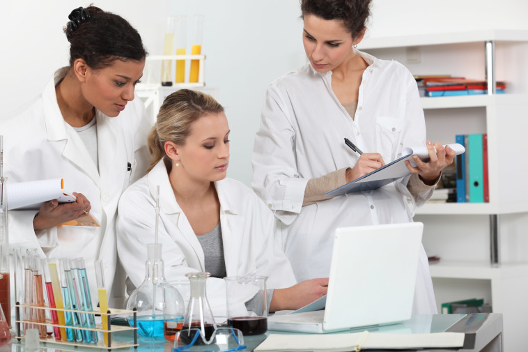 אנשים בגיל העמידה, שאינם יכולים לעמוד על רגל אחת במשך 10 שניות, נמצאים בסיכון מוגבר באופן דרמטי למות בתוך שבע שנים