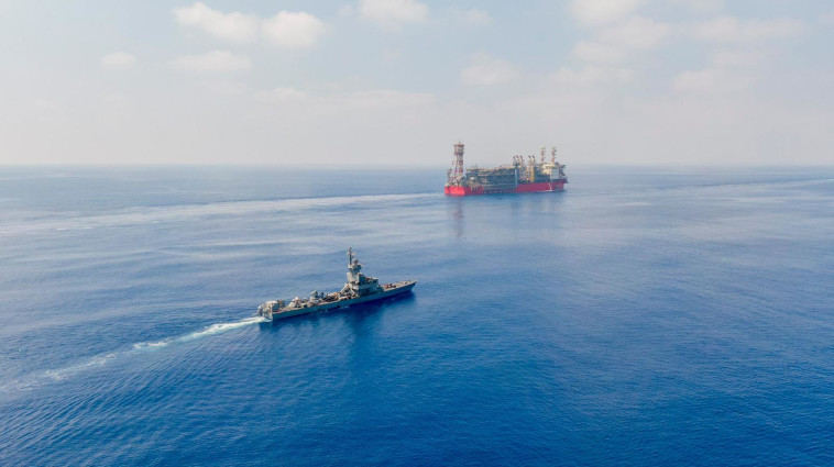   Interception of Hezbollah aircraft that made their way to the Shark rig (photo: IDF spokesman)