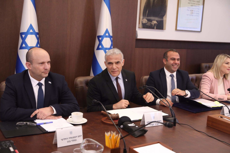 יאיר לפיד, נפתלי בנט