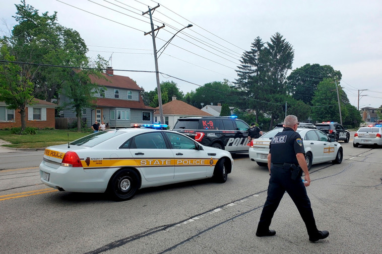 זירת אירוע הירי בהיילנד פארק הסמוך לשיקגו 