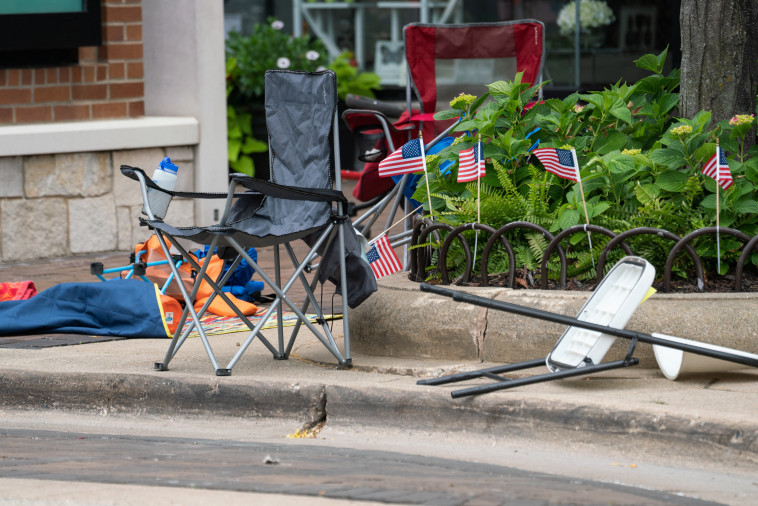 זירת אירוע הירי בהיילנד פארק הסמוך לשיקגו