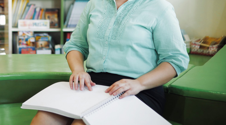 מתמודדת גם עם בעיות משפטיות